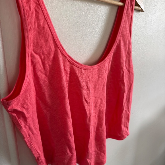 NWOT Beyond Yoga Well Traveled Tank - Coral Glow size M - Picture 3 of 5
